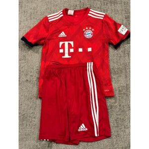 ADIDAS  BAYERN MUNICH MUNCHEN FOOTBALL SHIRT JERSEY Size Boys L (E)